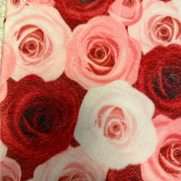 Minky Couture infant Floral Rose blanket - Picture 2 of 6